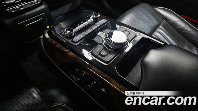 2018 Genesis EQ900 3.8 GDI AWD Sold VIN KMHG341DDJU036514 – interior seats