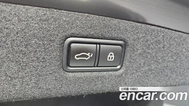 2018 Genesis EQ900 3.8 GDI AWD Sold VIN KMHG341DDJU046423 – dashboard