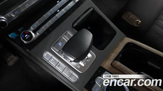 2019 Genesis G90 3.8 AWD Sold VIN KMHG341DDKU057386 – engine bay