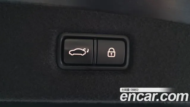 2019 Genesis G90 3.8 AWD Sold VIN KMHG341DDKU057386 – exterior detail