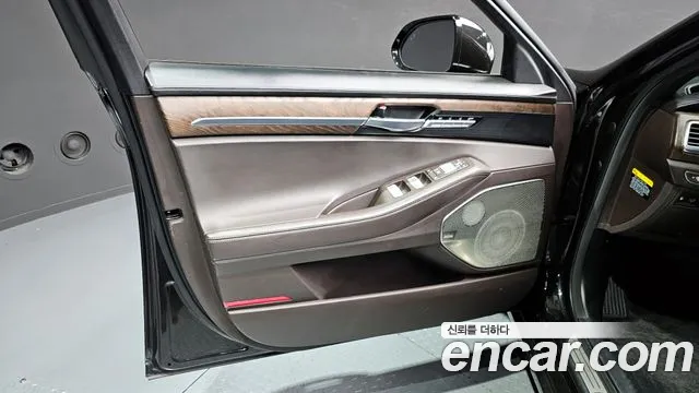2019 Genesis G90 3.8 AWD Sold VIN KMHG341DDKU057789 – dashboard