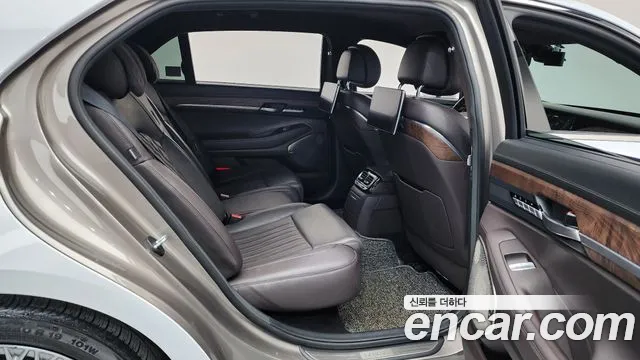 2019 Genesis G90 3.8 AWD Sold VIN KMHG341DDKU070429 – trunk area