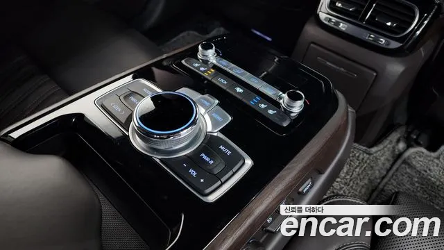 2019 Genesis G90 3.8 AWD Sold VIN KMHG341DDKU070429 – photo 16