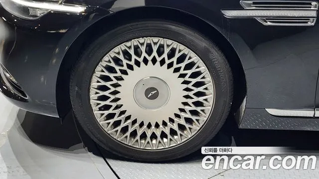 2019 Genesis G90 3.8 AWD Sold VIN KMHG341DDKU072973 – dashboard