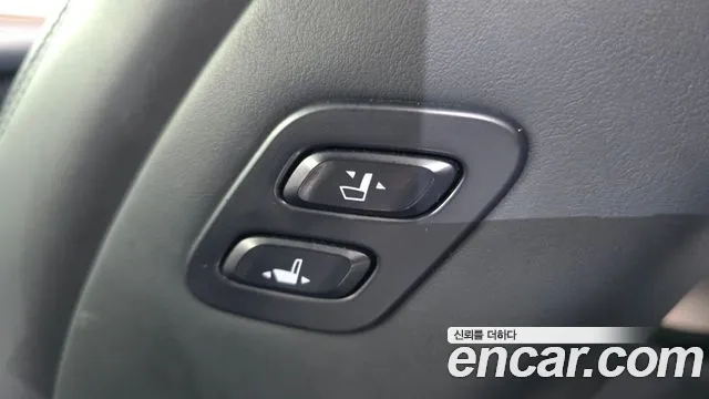 2021 Genesis G90 3.8 AWD Sold VIN KMHG341DDMU089427 – exterior detail