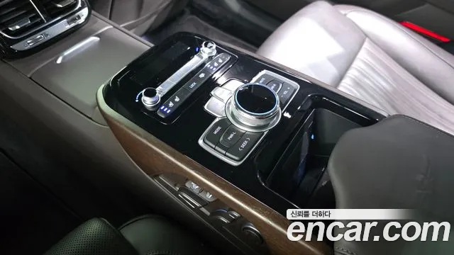 2021 Genesis G90 3.8 AWD Sold VIN KMHG341DDMU092732 – trunk area 2021 Genesis G90 3.8 AWD Sold VIN KMHG341DDMU092732 – trunk area
