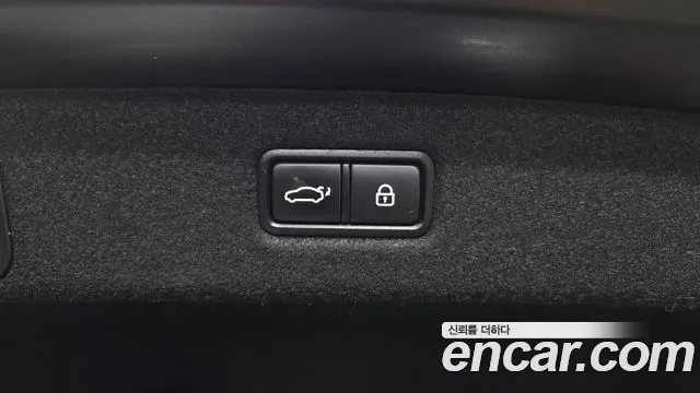 2018 Genesis EQ900 5.0 GDI AWD Sold VIN KMHG541HDJU035241 – dashboard