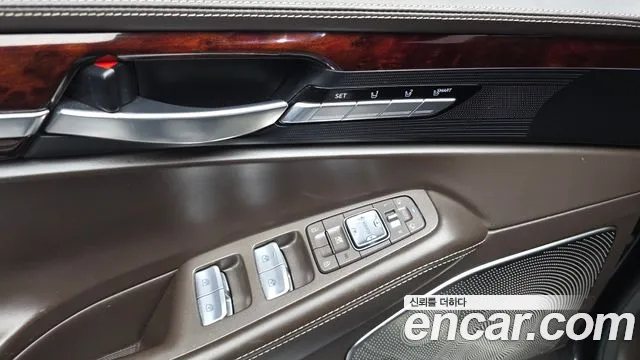 2018 Genesis EQ900 5.0 GDI AWD Sold VIN KMHG541HDJU035241 – photo 31