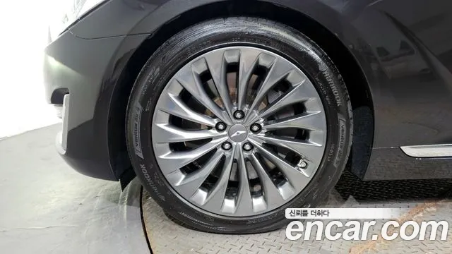 2018 Genesis Eq900 5.0 Gdi Awd Sold VIN KMHG541HDJU044858 – front exterior