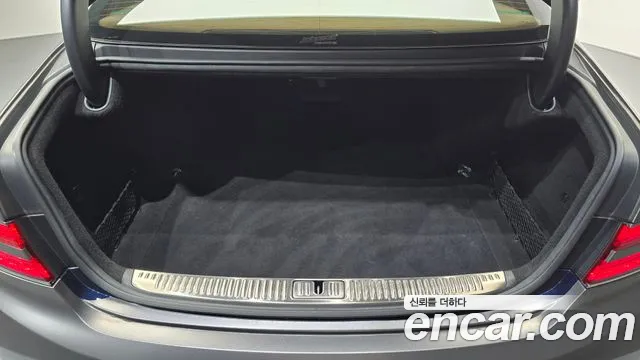 2019 Genesis G90 5.0 AWD Sold VIN KMHG541HDKU066614 – rear exterior 2019 Genesis G90 5.0 AWD Sold VIN KMHG541HDKU066614 – rear exterior
