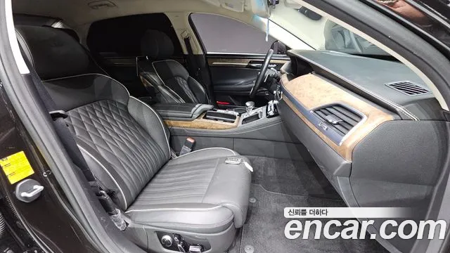 2019 Genesis G90 5.0 AWD Sold VIN KMHG541HDKU066651 – interior seats 2019 Genesis G90 5.0 AWD Sold VIN KMHG541HDKU066651 – interior seats