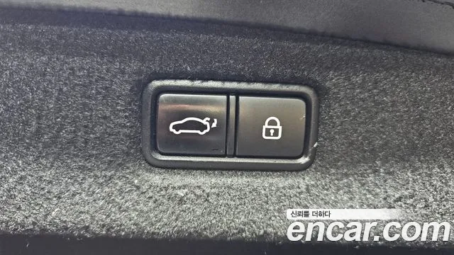 2019 Genesis G90 5.0 AWD Sold VIN KMHG541HDKU066651 – trunk area 2019 Genesis G90 5.0 AWD Sold VIN KMHG541HDKU066651 – trunk area