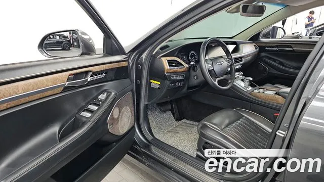 2019 Genesis G90 5.0 AWD Sold VIN KMHG541HDKU069848 – trunk area 2019 Genesis G90 5.0 AWD Sold VIN KMHG541HDKU069848 – trunk area