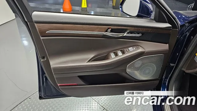 2019 Genesis G90 5.0 AWD Sold VIN KMHG541HDKU072022 – photo 23 2019 Genesis G90 5.0 AWD Sold VIN KMHG541HDKU072022 – photo 23