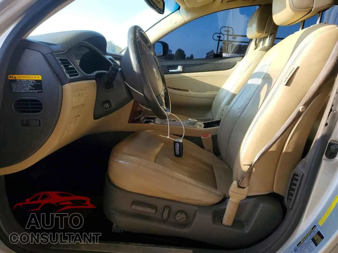 2013 HYUNDAI GENESIS Damaged VIN KMHGC4DD5DU224580 – exterior detail