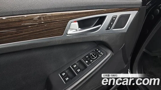 2019 Genesis G80 2.2D AWD Sold VIN KMHGL412DKU313102 – side profile