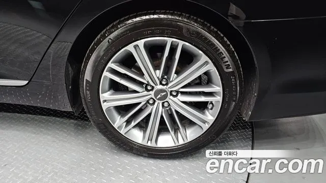 2017 Genesis G80 3.3 GDI Sold VIN KMHGL41DBHU217499 – trunk area 2017 Genesis G80 3.3 GDI Sold VIN KMHGL41DBHU217499 – trunk area