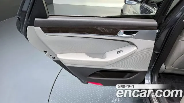 2018 Genesis G80 3.3 GDI Sold VIN KMHGL41DBJU237513 – engine bay