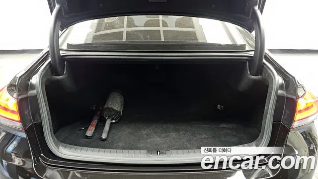 2018 Genesis G80 3.3 GDI Sold VIN KMHGL41DBJU257990 – photo 14