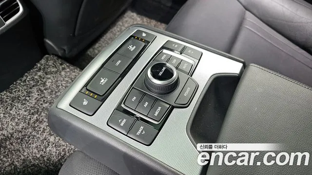 2018 Genesis G80 3.3 GDI Sold VIN KMHGL41DBJU262203 – trunk area