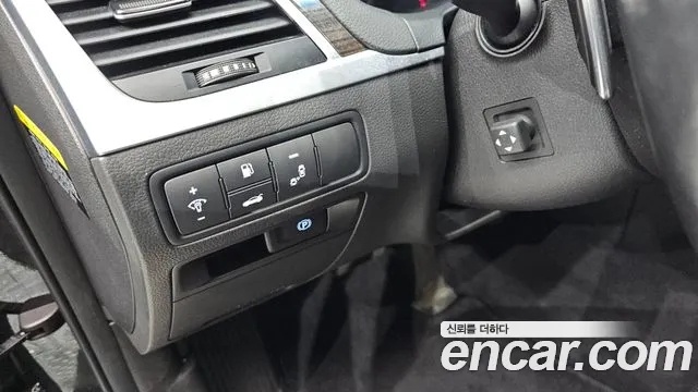 2018 Genesis G80 3.3 GDI Sold VIN KMHGL41DBJU265939 – undercarriage