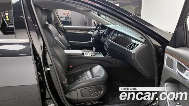 2018 Genesis G80 3.3 GDI Sold VIN KMHGL41DBJU270832 – interior seats