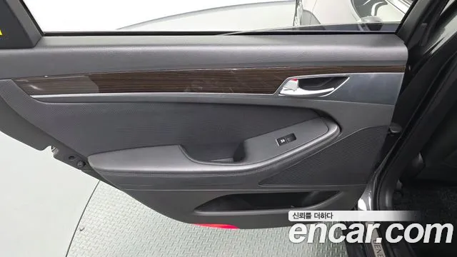 2018 Genesis G80 3.3 GDI Sold VIN KMHGL41DBJU275948 – photo 18