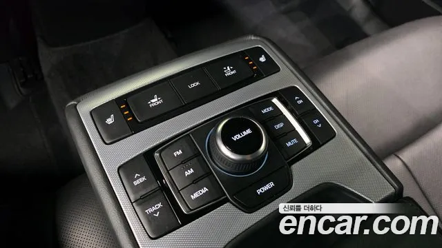 2018 Genesis G80 3.3 GDI Sold VIN KMHGL41DBJU287603 – photo 15 2018 Genesis G80 3.3 GDI Sold VIN KMHGL41DBJU287603 – photo 15
