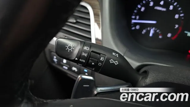2019 Genesis G80 3.3 GDI Sold VIN KMHGL41DBKU300655 – interior seats