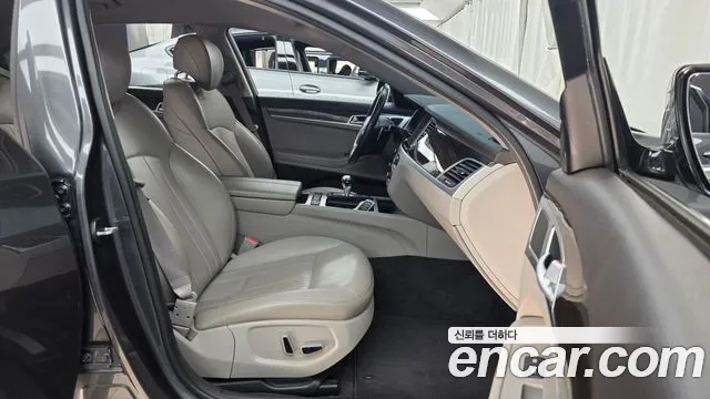 2017 Genesis G80 3.3 GDI AWD Sold VIN KMHGL41DDHU211196 – interior seats 2017 Genesis G80 3.3 GDI AWD Sold VIN KMHGL41DDHU211196 – interior seats