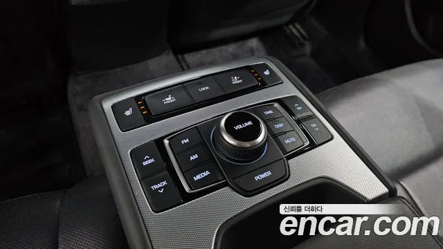 2018 Genesis G80 3.3 GDI AWD Sold VIN KMHGL41DDJU240148 – photo 18