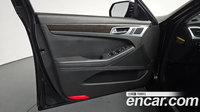 2018 Genesis G80 3.3 GDI AWD Sold VIN KMHGL41DDJU253599 – side profile