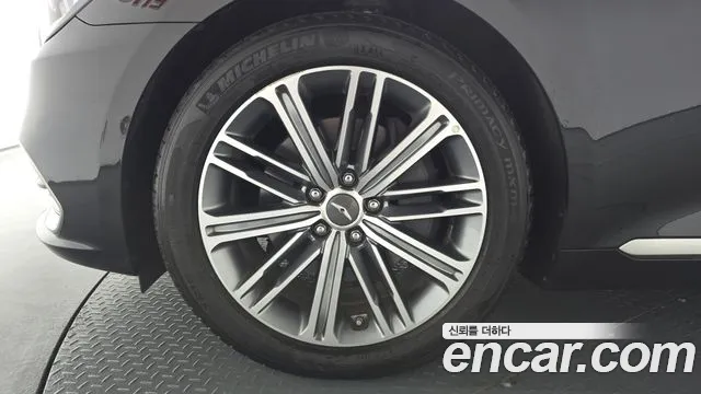 2018 Genesis G80 3.3 GDI AWD VIN KMHGL41DDJU253599