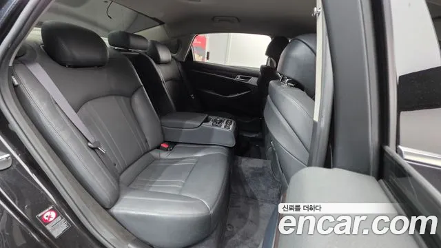 2018 Genesis G80 3.3 GDI AWD Sold VIN KMHGL41DDJU259919 – side profile 2018 Genesis G80 3.3 GDI AWD Sold VIN KMHGL41DDJU259919 – side profile