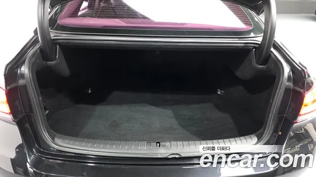 2018 Genesis G80 3.3 GDI AWD Sold VIN KMHGL41DDJU297584 – undercarriage 2018 Genesis G80 3.3 GDI AWD Sold VIN KMHGL41DDJU297584 – undercarriage