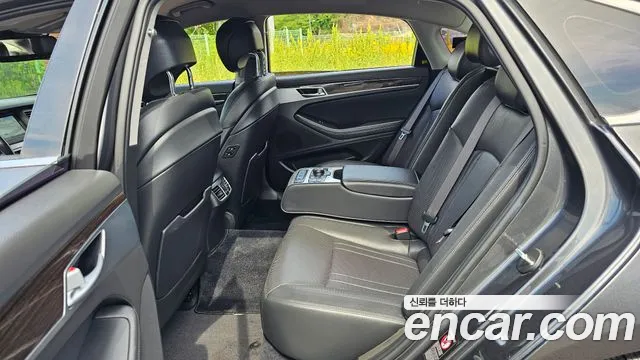 2019 Genesis G80 3.3 GDI AWD Sold VIN KMHGL41DDKU321848 – exterior detail 2019 Genesis G80 3.3 GDI AWD Sold VIN KMHGL41DDKU321848 – exterior detail
