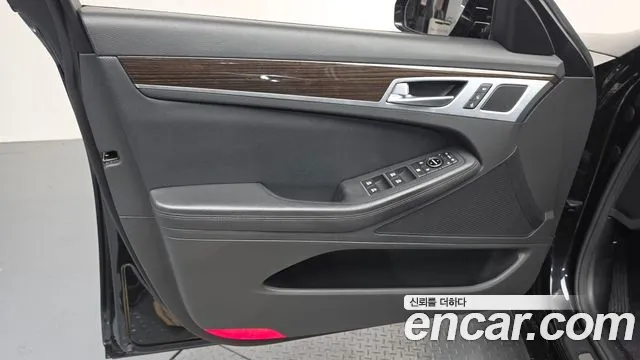 2019 Genesis G80 3.3 GDI AWD Sold VIN KMHGL41DDKU324242 – photo 12