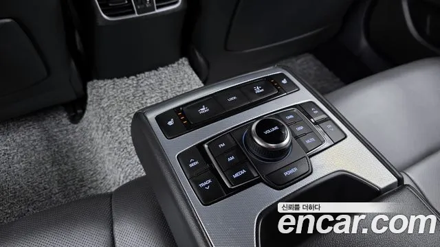 2019 Genesis G80 3.3 GDI AWD Sold VIN KMHGL41DDKU331719 – photo 14