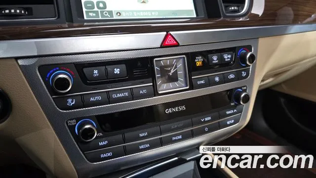 2020 Genesis G80 3.3 GDI AWD Sold VIN KMHGL41DDLU342356 – interior seats 2020 Genesis G80 3.3 GDI AWD Sold VIN KMHGL41DDLU342356 – interior seats