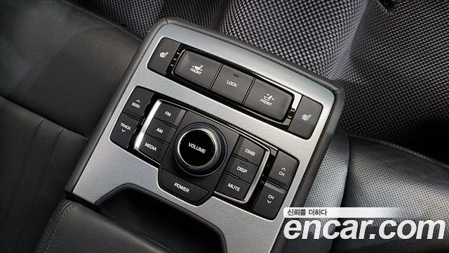 2020 Genesis G80 3.3 GDI AWD Sold VIN KMHGL41DDLU342843 – exterior detail