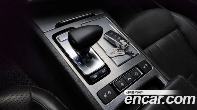 2020 Genesis G80 3.3 GDI AWD Sold VIN KMHGL41DDLU343687 – interior seats