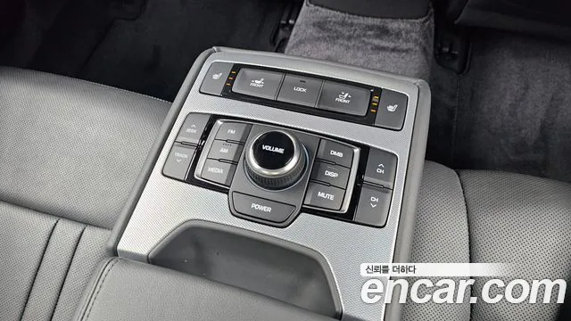 2020 Genesis G80 3.3 GDI AWD Sold VIN KMHGL41DDLU345083 – photo 28