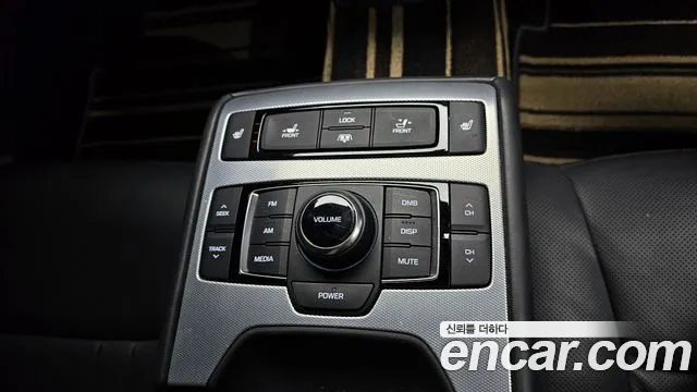 2019 Genesis G80 2.2D AWD Sold VIN KMHGM412DKU316803 – exterior detail