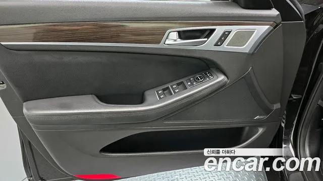 2017 Genesis G80 3.3 GDI Sold VIN KMHGM41DBHU236126 – side profile 2017 Genesis G80 3.3 GDI Sold VIN KMHGM41DBHU236126 – side profile