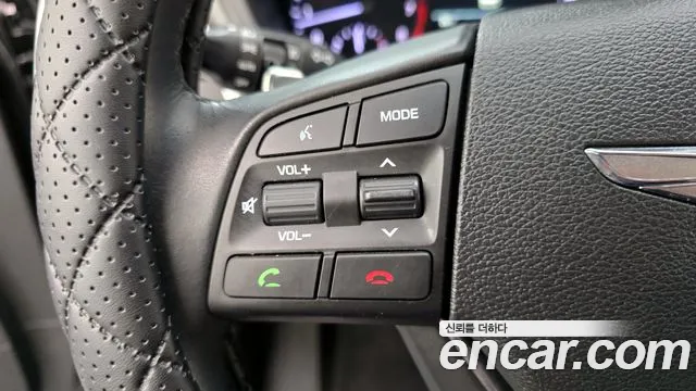 2017 Genesis G80 3.3 GDI Sold VIN KMHGM41DBHU236126 – exterior detail 2017 Genesis G80 3.3 GDI Sold VIN KMHGM41DBHU236126 – exterior detail