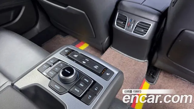2018 Genesis G80 3.3 GDI Sold VIN KMHGM41DBJU261869 – exterior detail 2018 Genesis G80 3.3 GDI Sold VIN KMHGM41DBJU261869 – exterior detail
