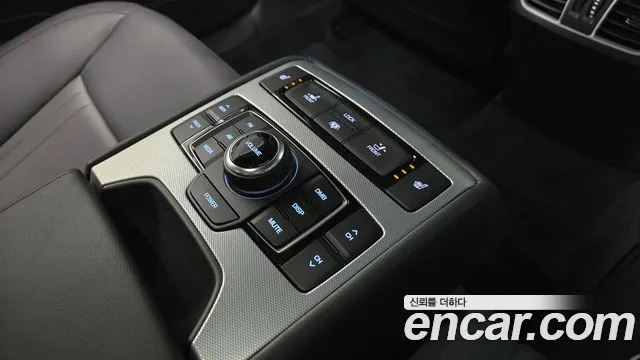 2019 Genesis G80 3.3 GDI Sold VIN KMHGM41DBKU328590 – rear exterior 2019 Genesis G80 3.3 GDI Sold VIN KMHGM41DBKU328590 – rear exterior