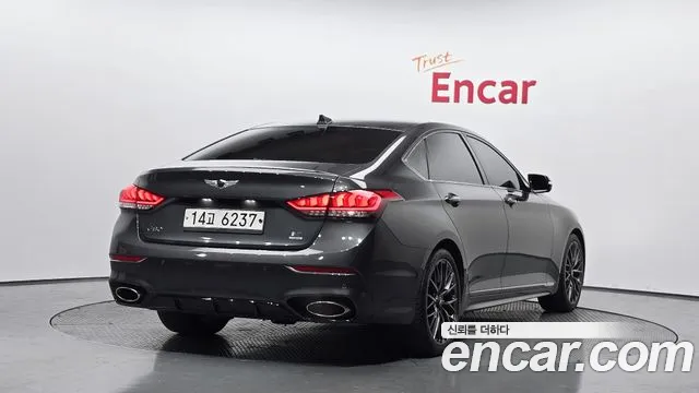 2019 Genesis G80 3.3 GDI Sold VIN KMHGM41DBKU328590 – exterior detail 2019 Genesis G80 3.3 GDI Sold VIN KMHGM41DBKU328590 – exterior detail