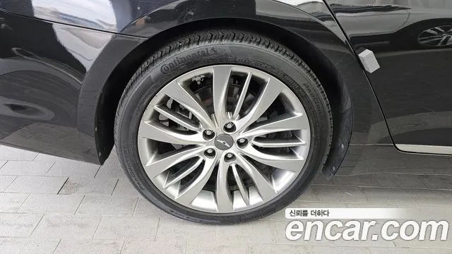 2018 Genesis G80 3.3 GDI AWD VIN KMHGM41DDJU241885