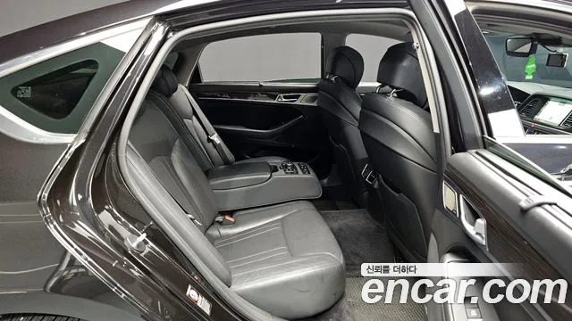 2018 Genesis G80 3.3 GDI AWD Sold VIN KMHGM41DDJU257048 – interior seats 2018 Genesis G80 3.3 GDI AWD Sold VIN KMHGM41DDJU257048 – interior seats